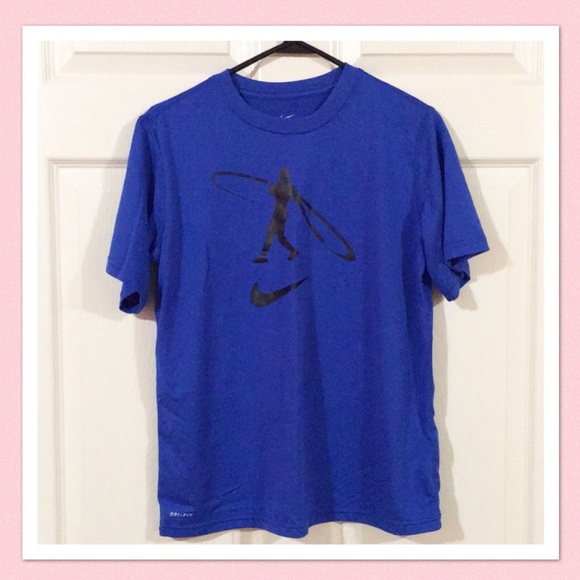 Nike Tops - ❣️FINAL MARKDOWN❣️EUC Nike Dri-Fit Shirt